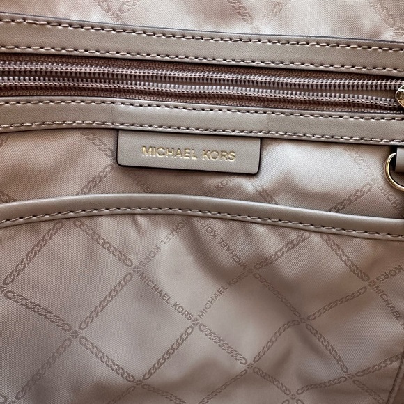 EUC Michael Kors Snakeskin Purse bundle - Picture 9 of 13